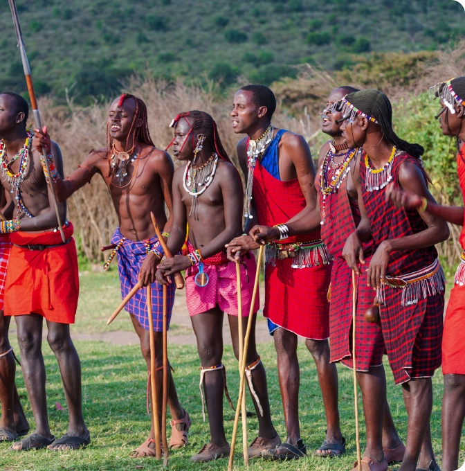 Grupa Masajów w tradycyjnych strojach